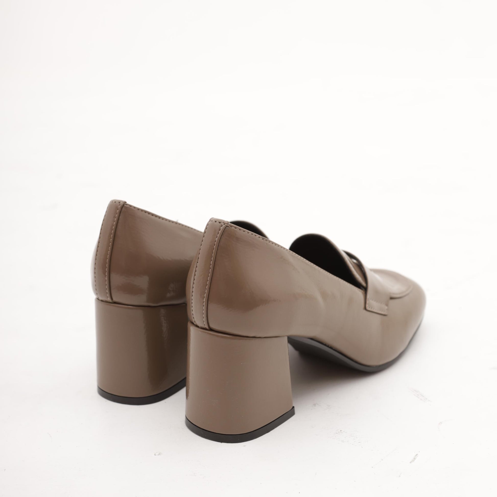 MOCASSINO TACCO LISCIO TAUPE 