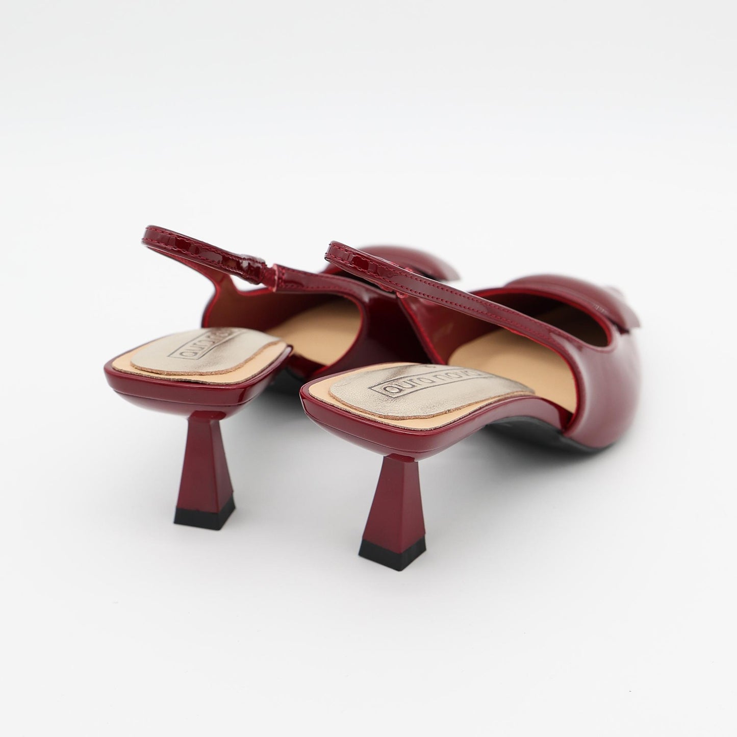 SLINGBACK SQUARE WINE 
