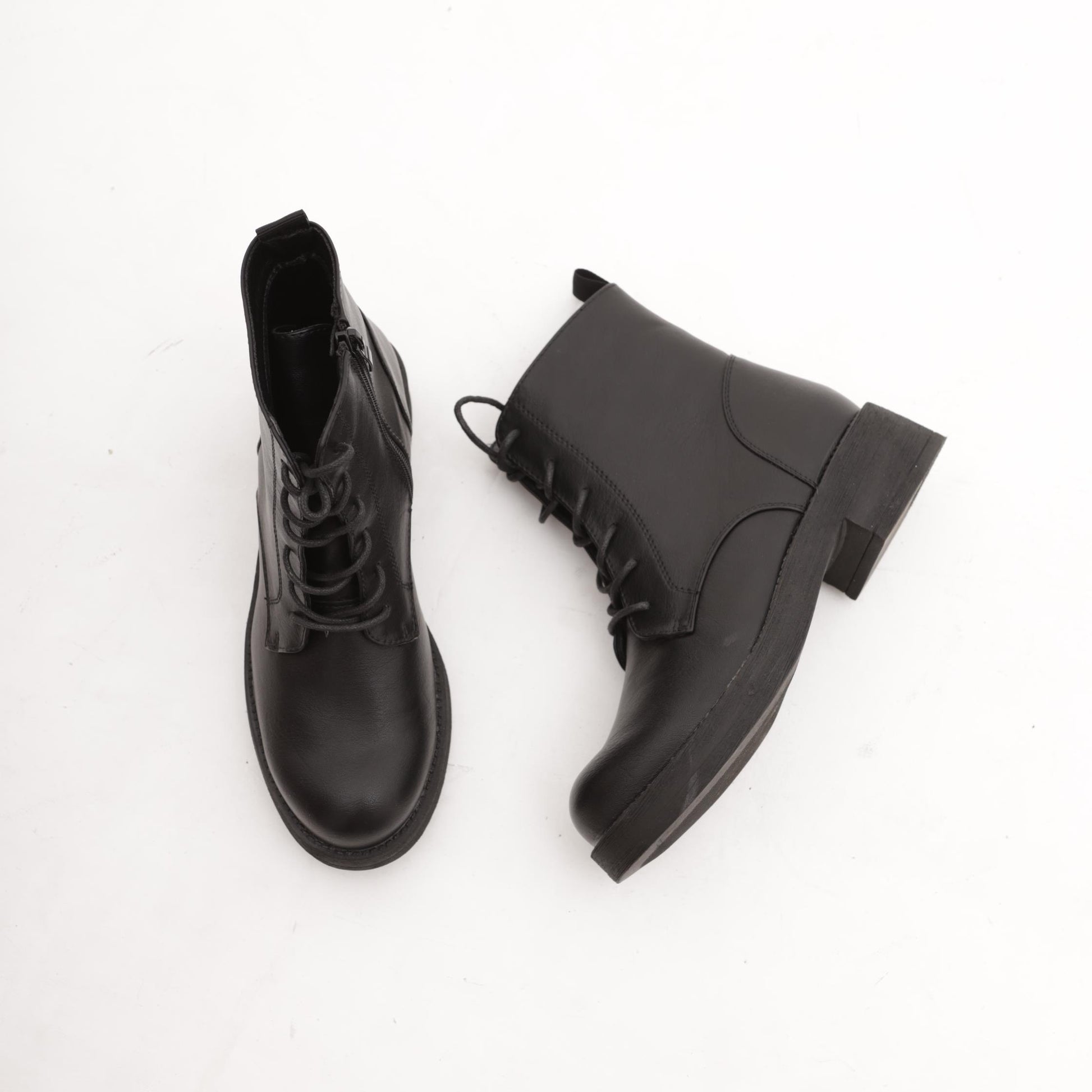 STIVALETTO ALLACCIATO NERO 